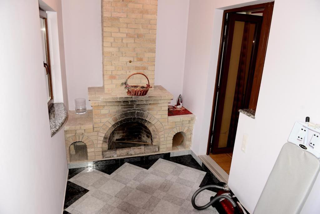 יירבאן Angel Apartments מראה חיצוני תמונה