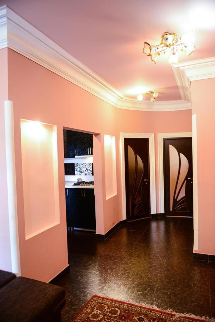 יירבאן Angel Apartments מראה חיצוני תמונה