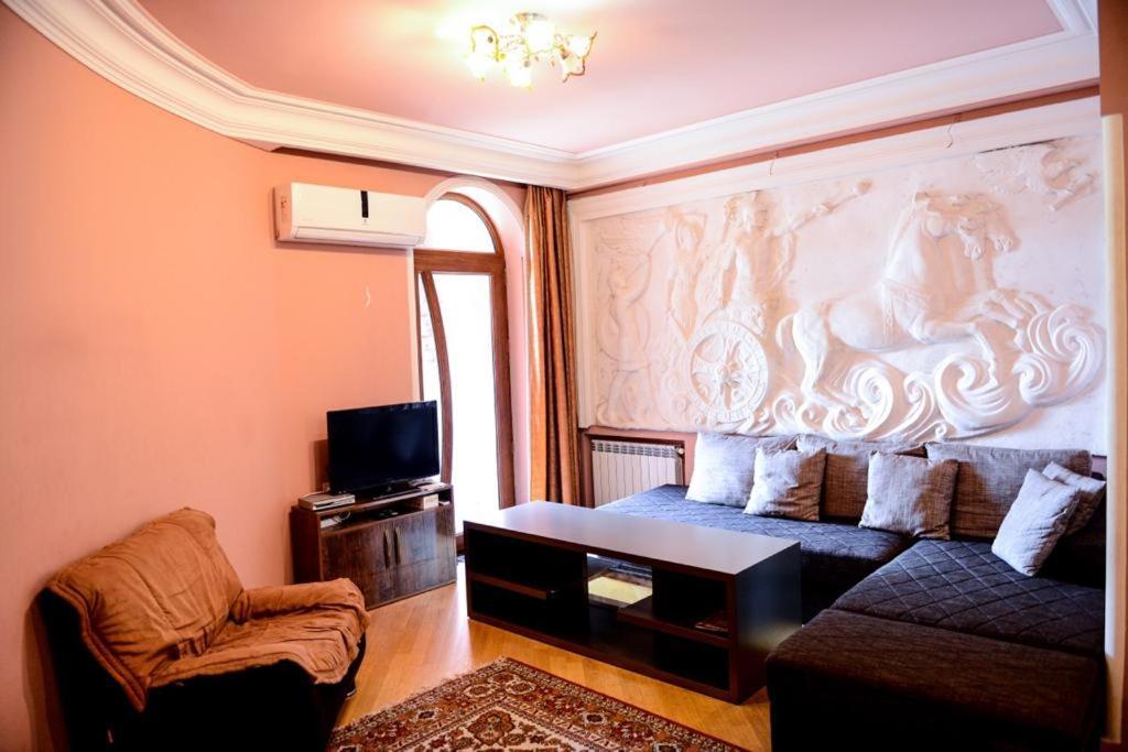 יירבאן Angel Apartments מראה חיצוני תמונה